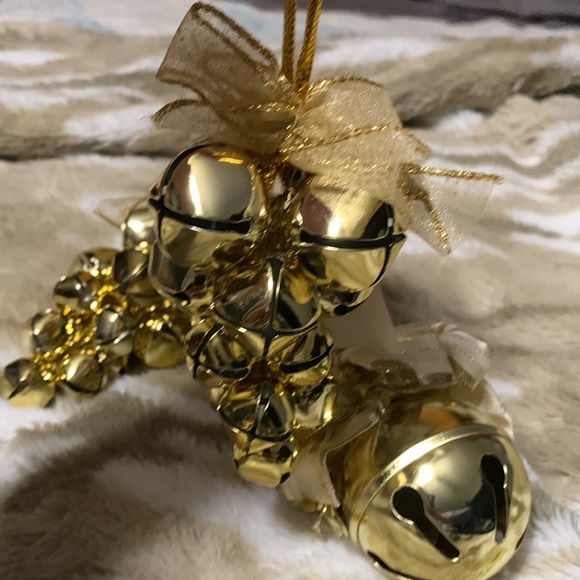 HOLIDAY ORNAMENTS WITH BELLS- Gold Tone - Picture 6 of 7